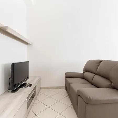 Ripamonti Budget With Small Balcony Apartment Milan