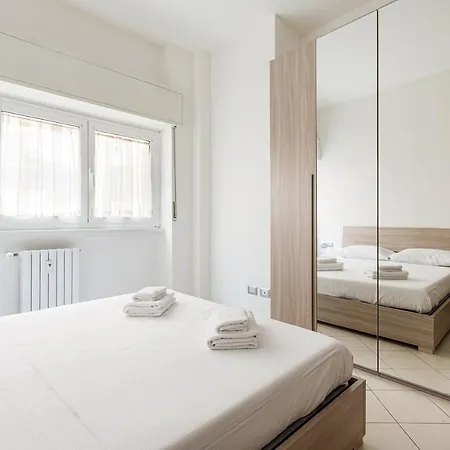 Ripamonti Budget With Small Balcony Daire Milano